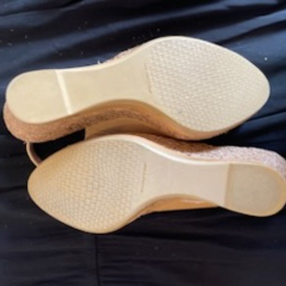 Stuart Weitzman Cream Tan Patent Leather Wedge - Size 7.5 - Picture 10 of 12